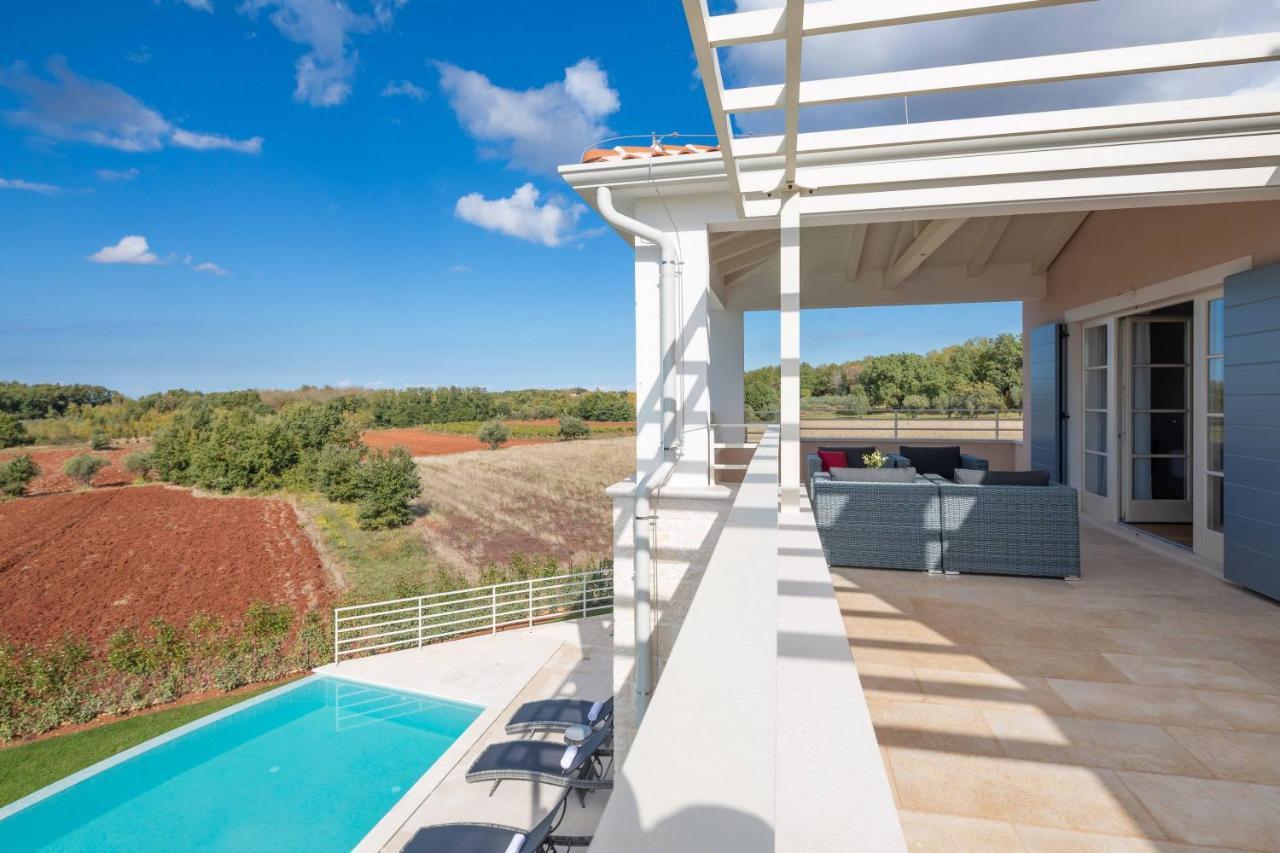Villa Blanche By Ilc Brtonigla Exterior foto