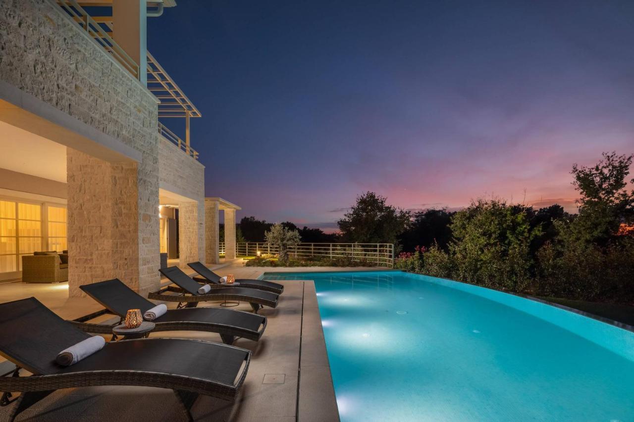 Villa Blanche By Ilc Brtonigla Exterior foto
